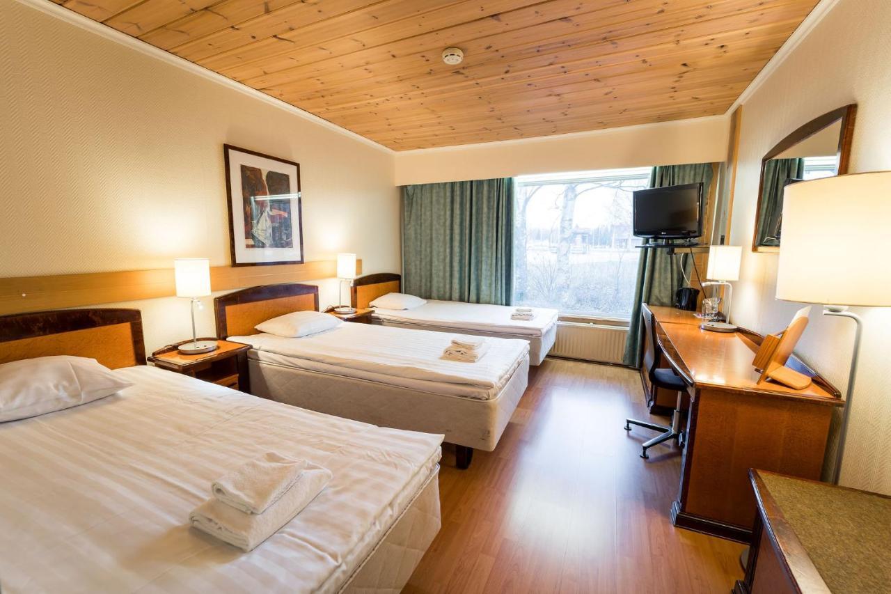 Budget - Kolmen hengen huone