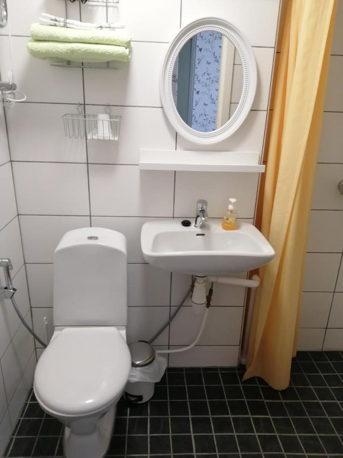 Kolmen hengen huone
