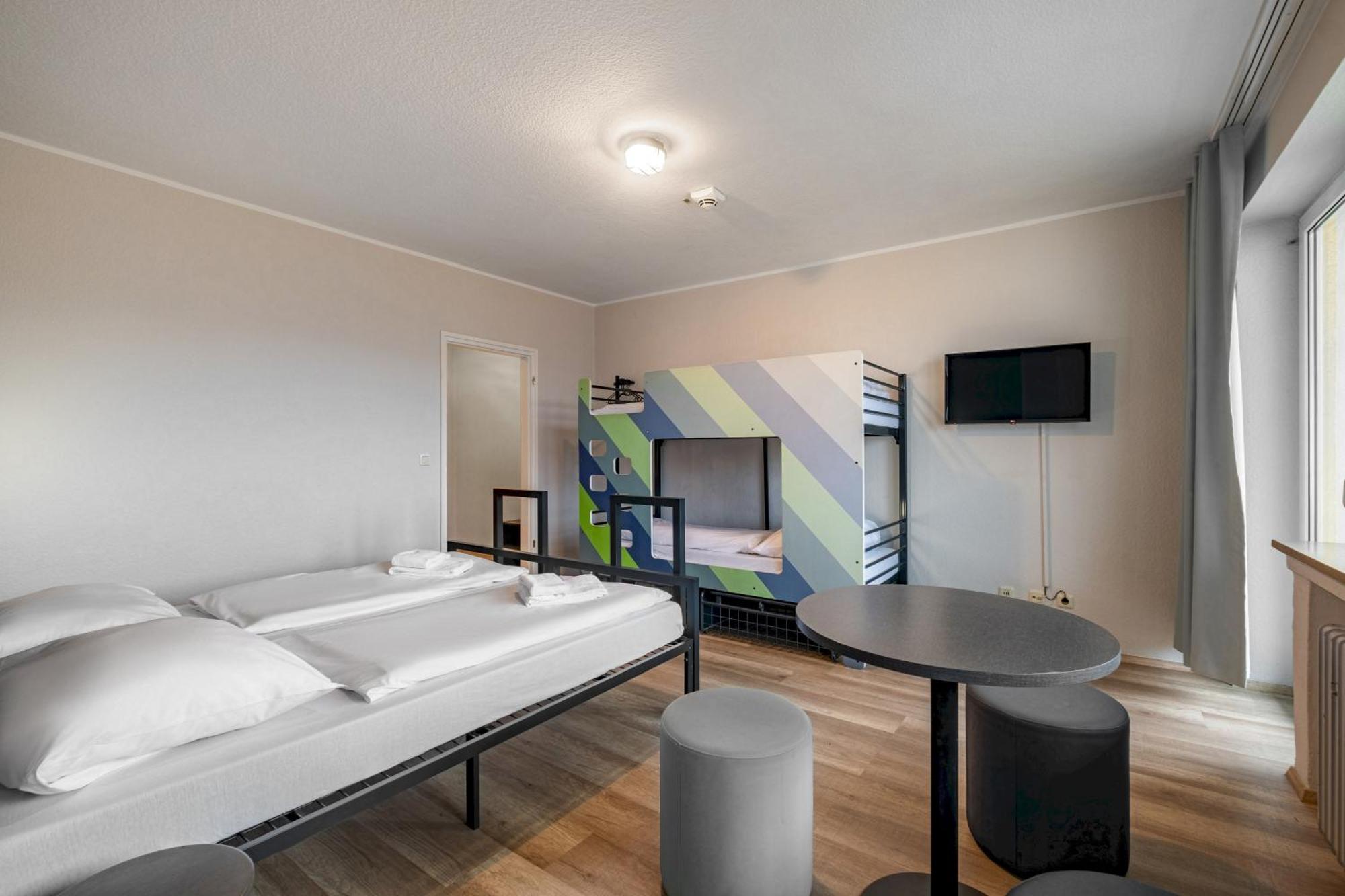 Quadruple Room,1435732036:JPEG