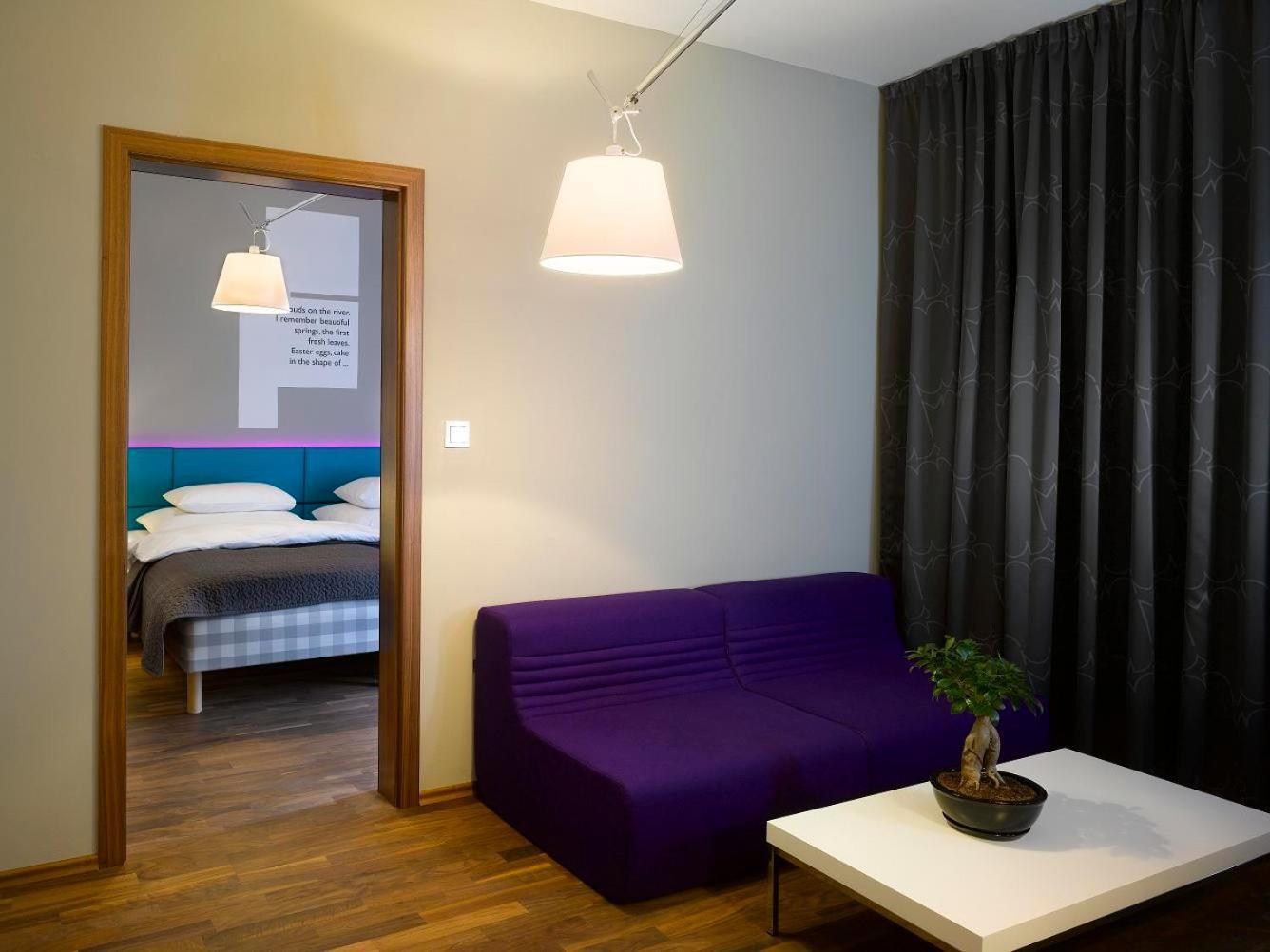 Suite,1209769564:JPEG