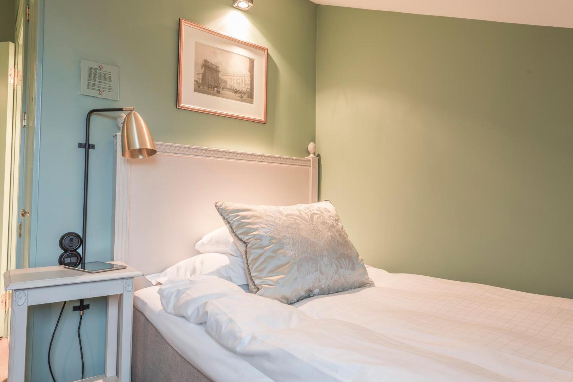 Single Room,1210132168:JPEG