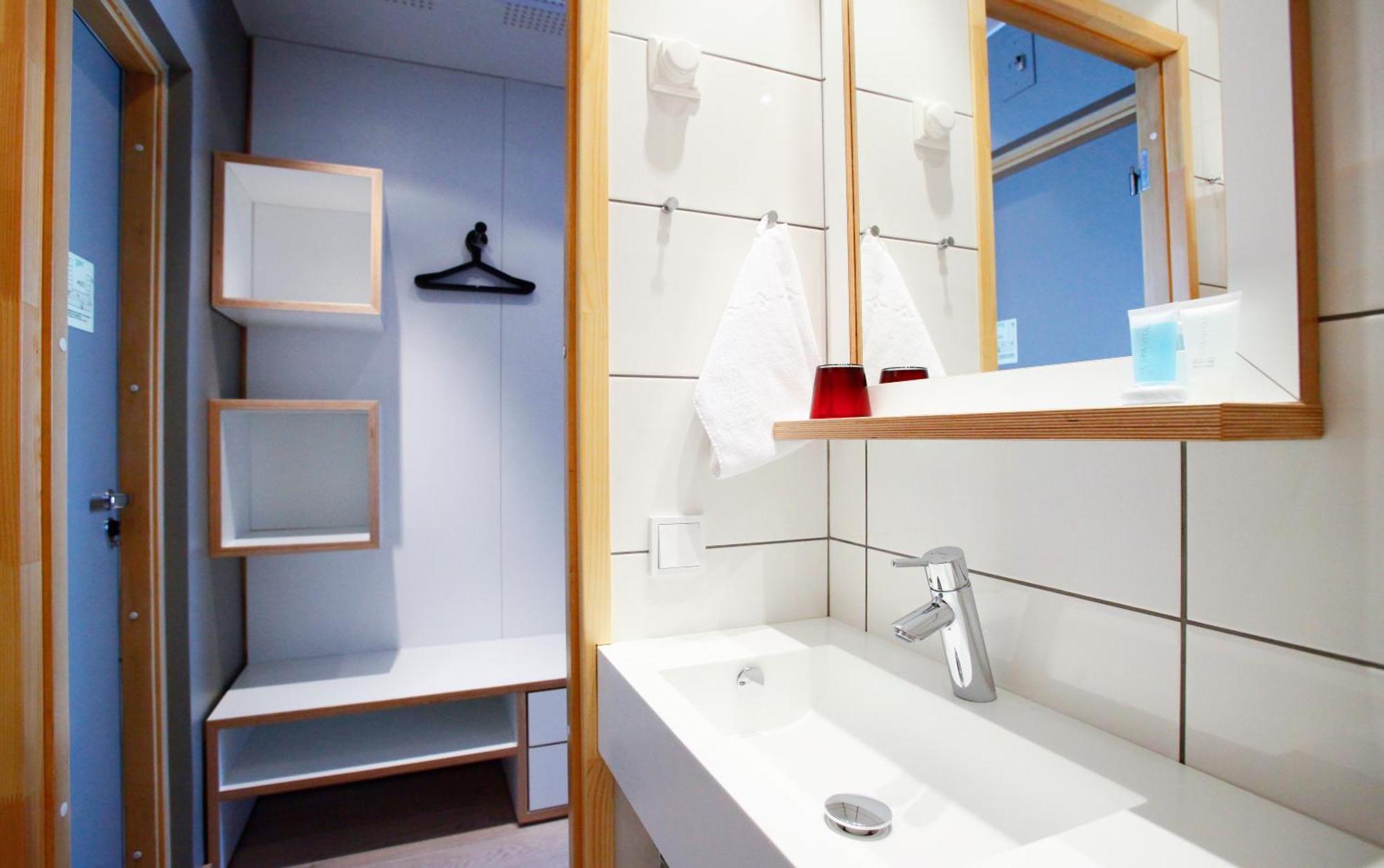 Single Room,1219639555:JPEG