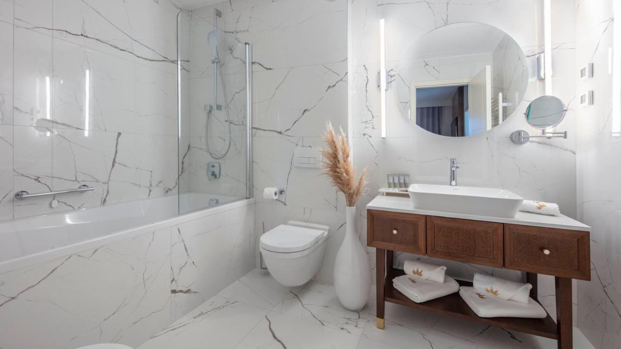 Luxury - Kolmen hengen huone