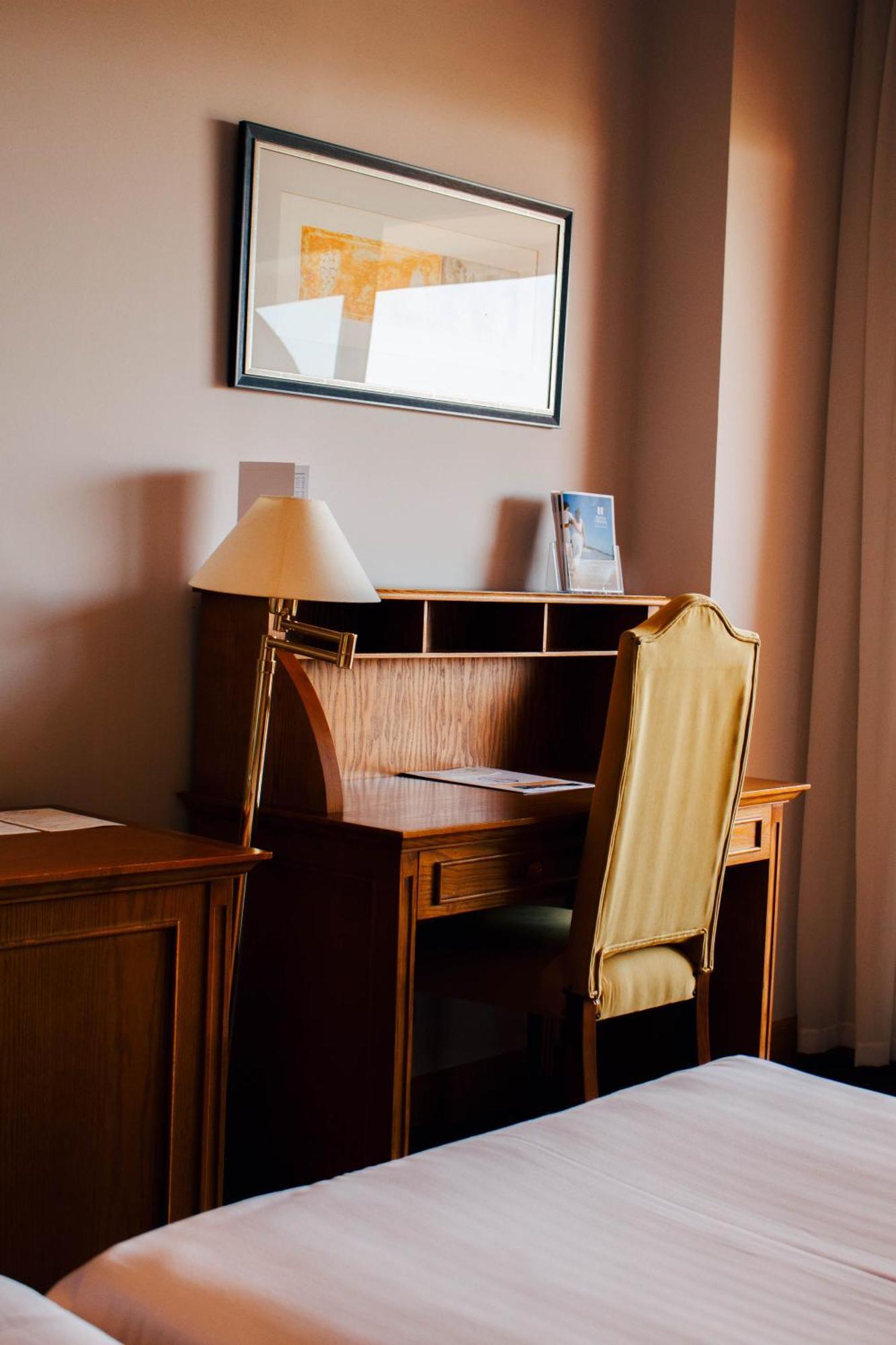 Double or Twin Room (2 Adults + 1 Child),1272887086:JPEG