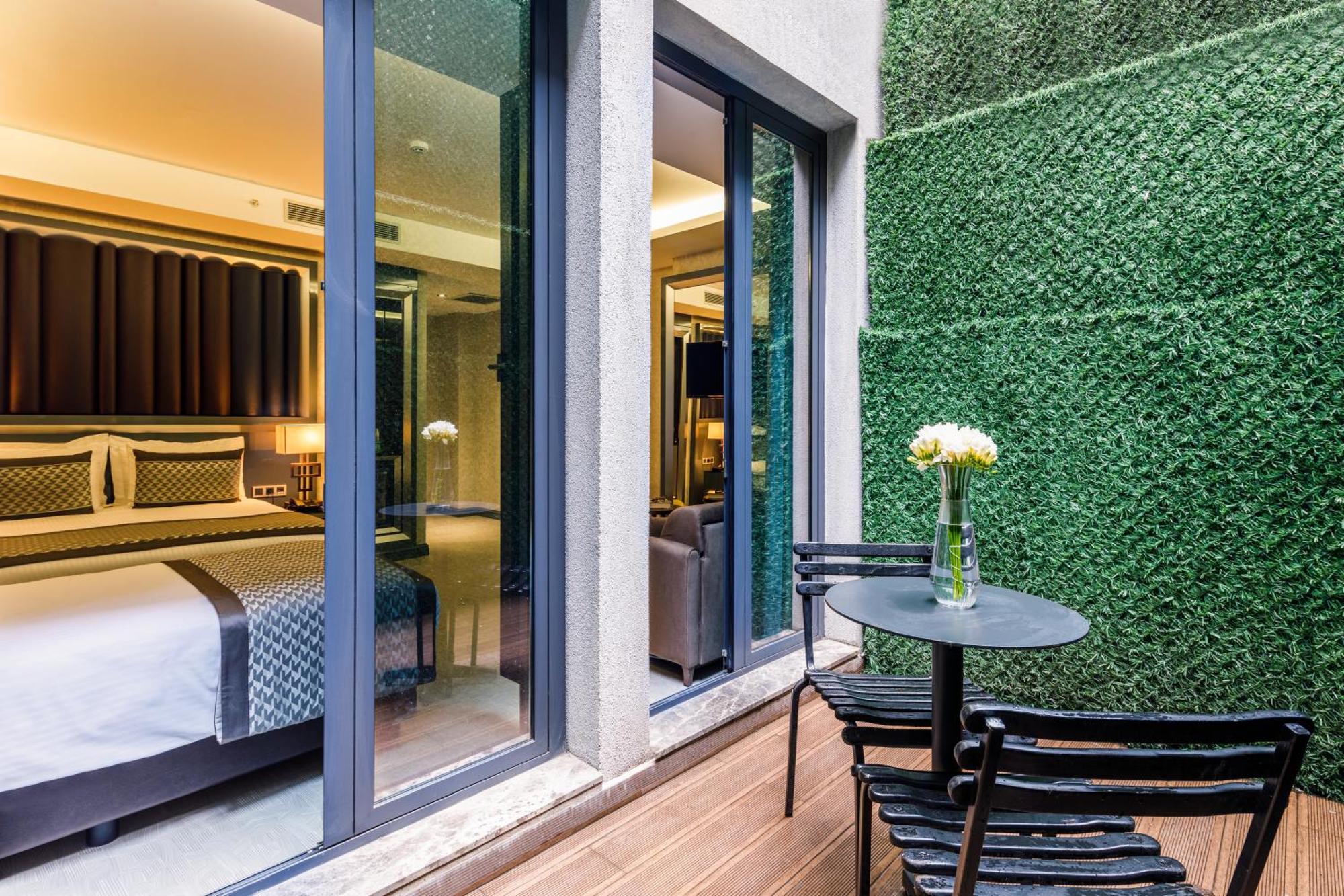 Junior Suite with Turkish Bath - Basement Floor