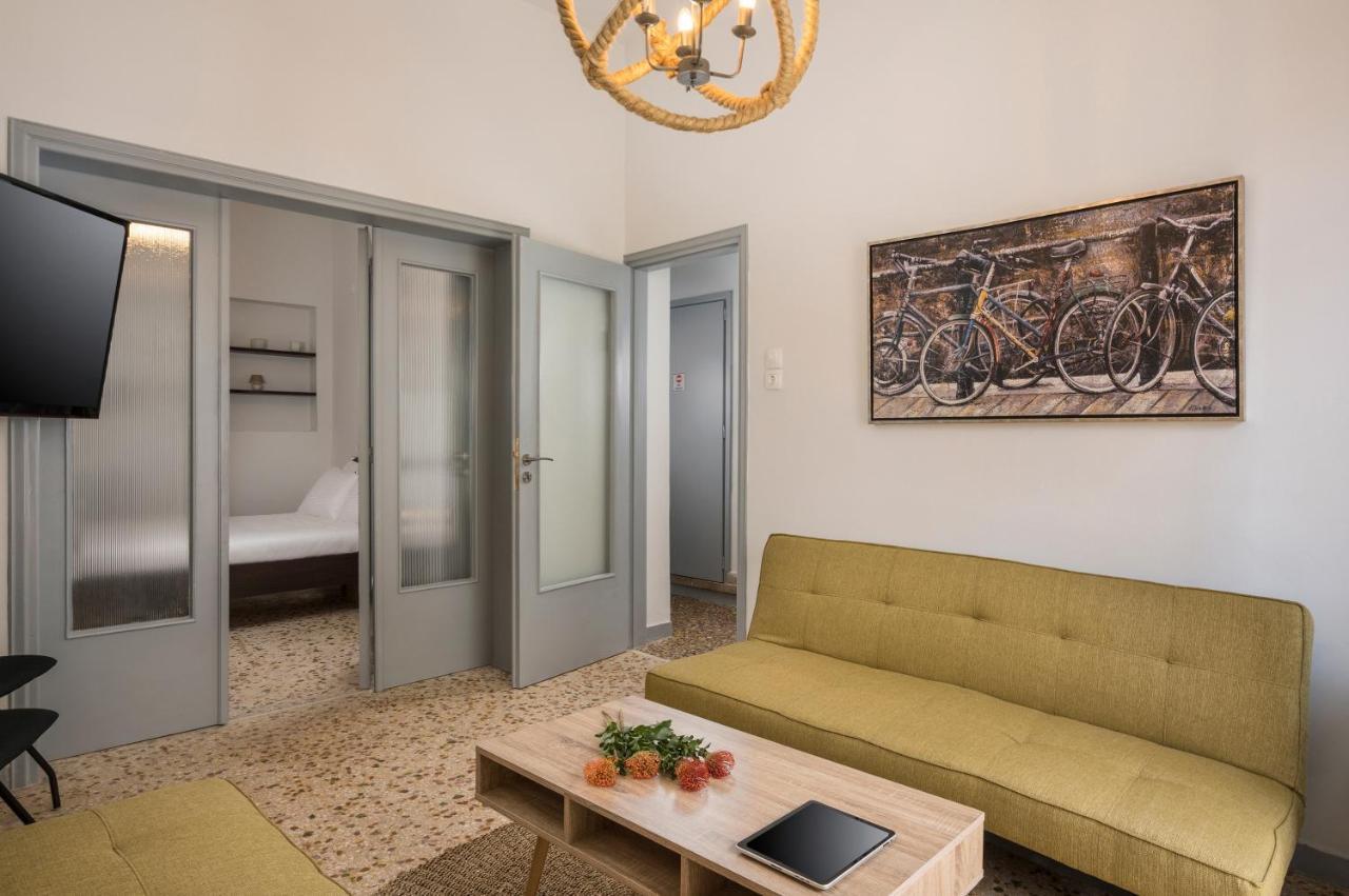 Two-Bedroom Apartment with Old Town View,1358146418:JPEG