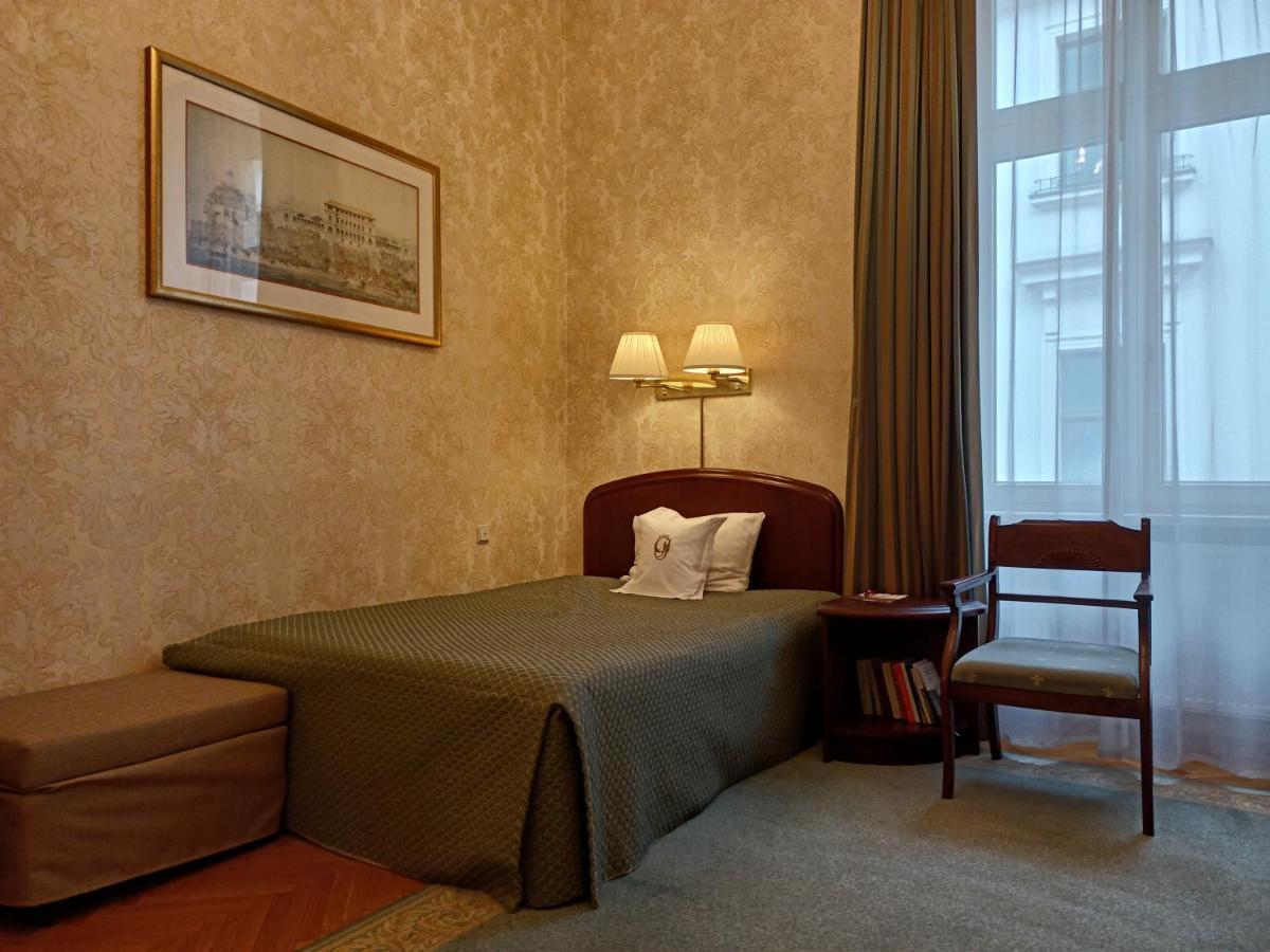Business - Yhden hengen huone