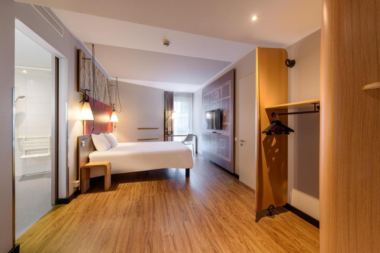 Standard Double Room - Mobility Accessible