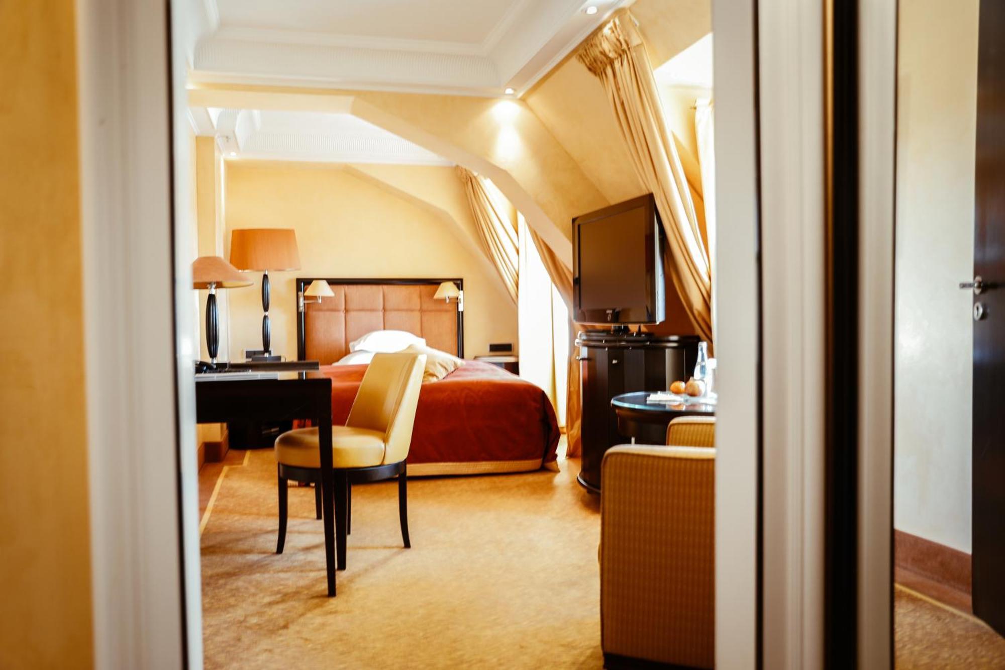 Deluxe ‑ Yhden hengen huone