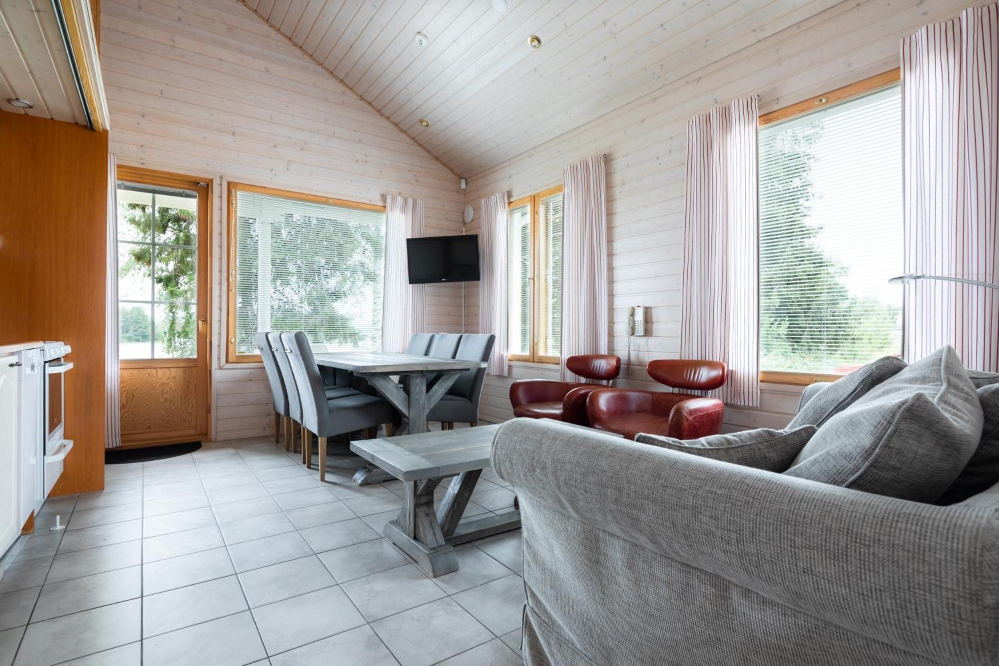 Deluxe Chalet Sauna,1435815703:JPEG