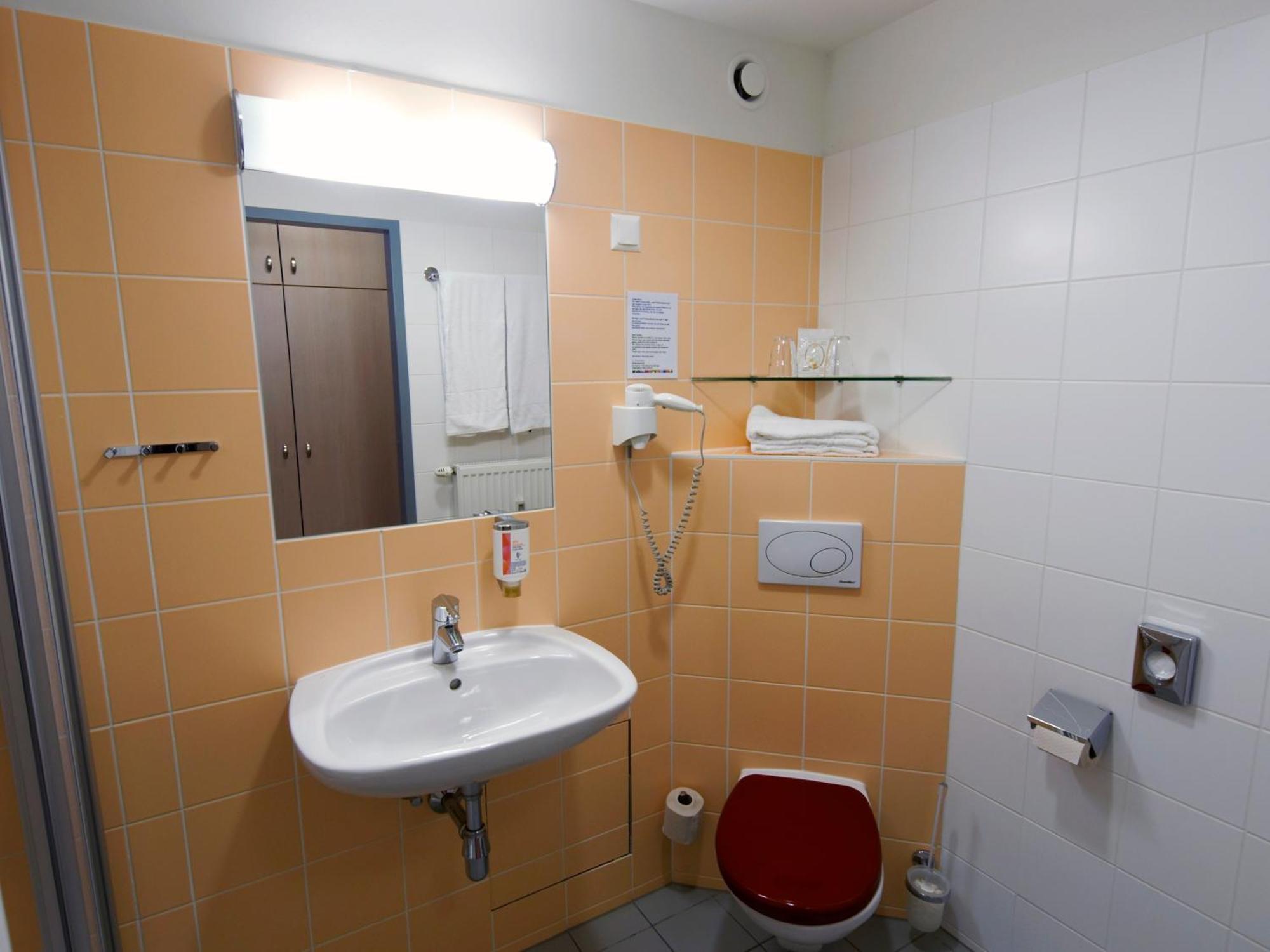 Deluxe - Yhden hengen huone - Näkymä sisäpihalle