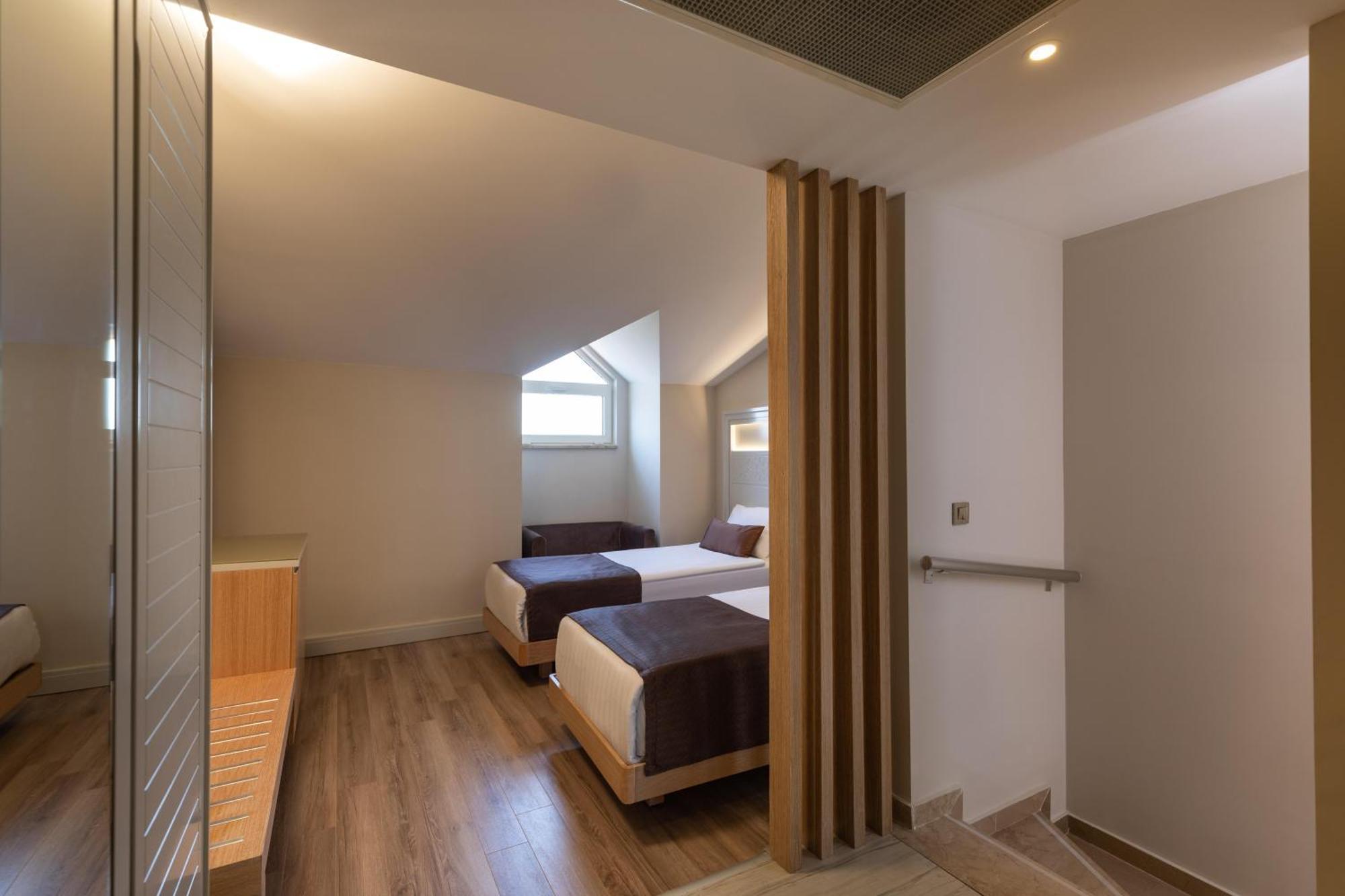 Duplex - Neljän hengen huone