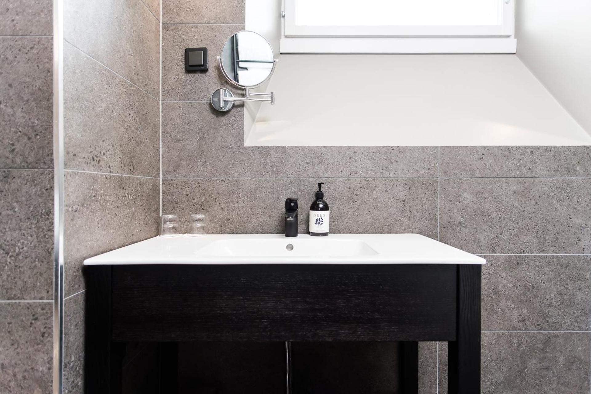 Standard - Yhden hengen huone