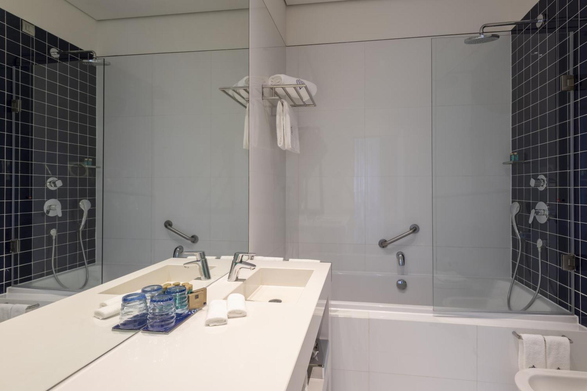 Deluxe - Kahden hengen huone - Twin/Double