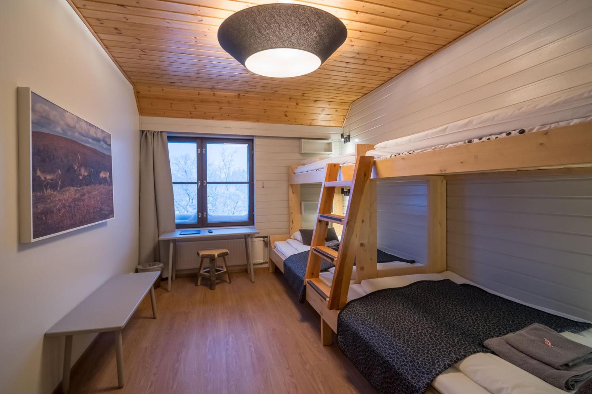 Neljän hengen huone