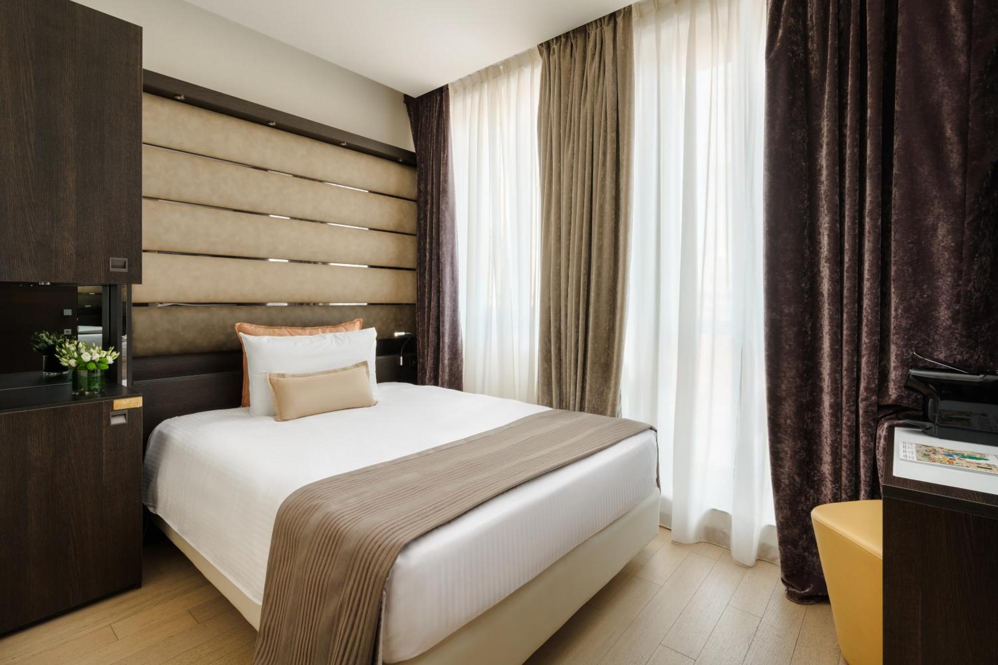 Deluxe Single Room,1552025731:JPEG