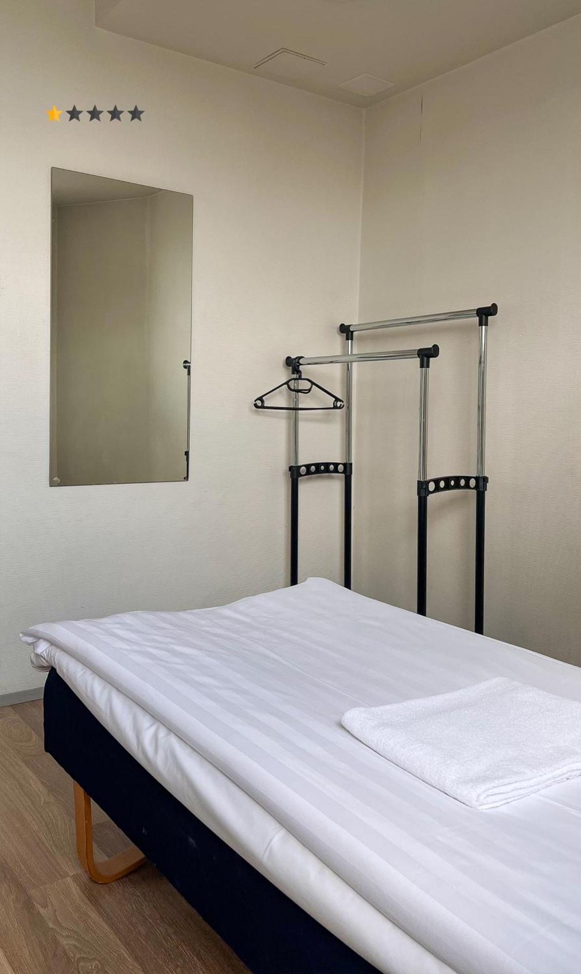 Single Room with Shared Bathroom,1557503287:JPEG