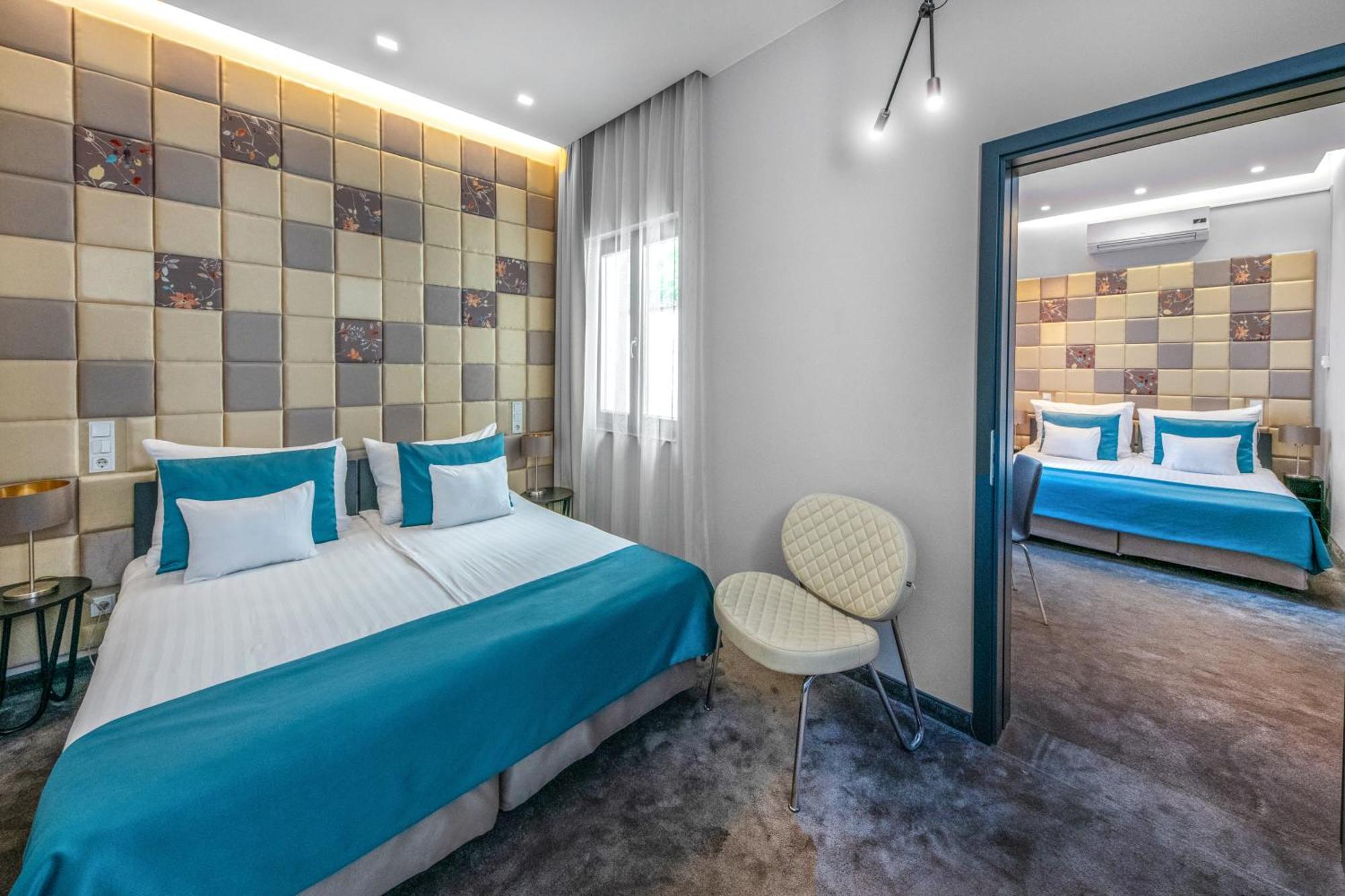 Superior Connecting Rooms