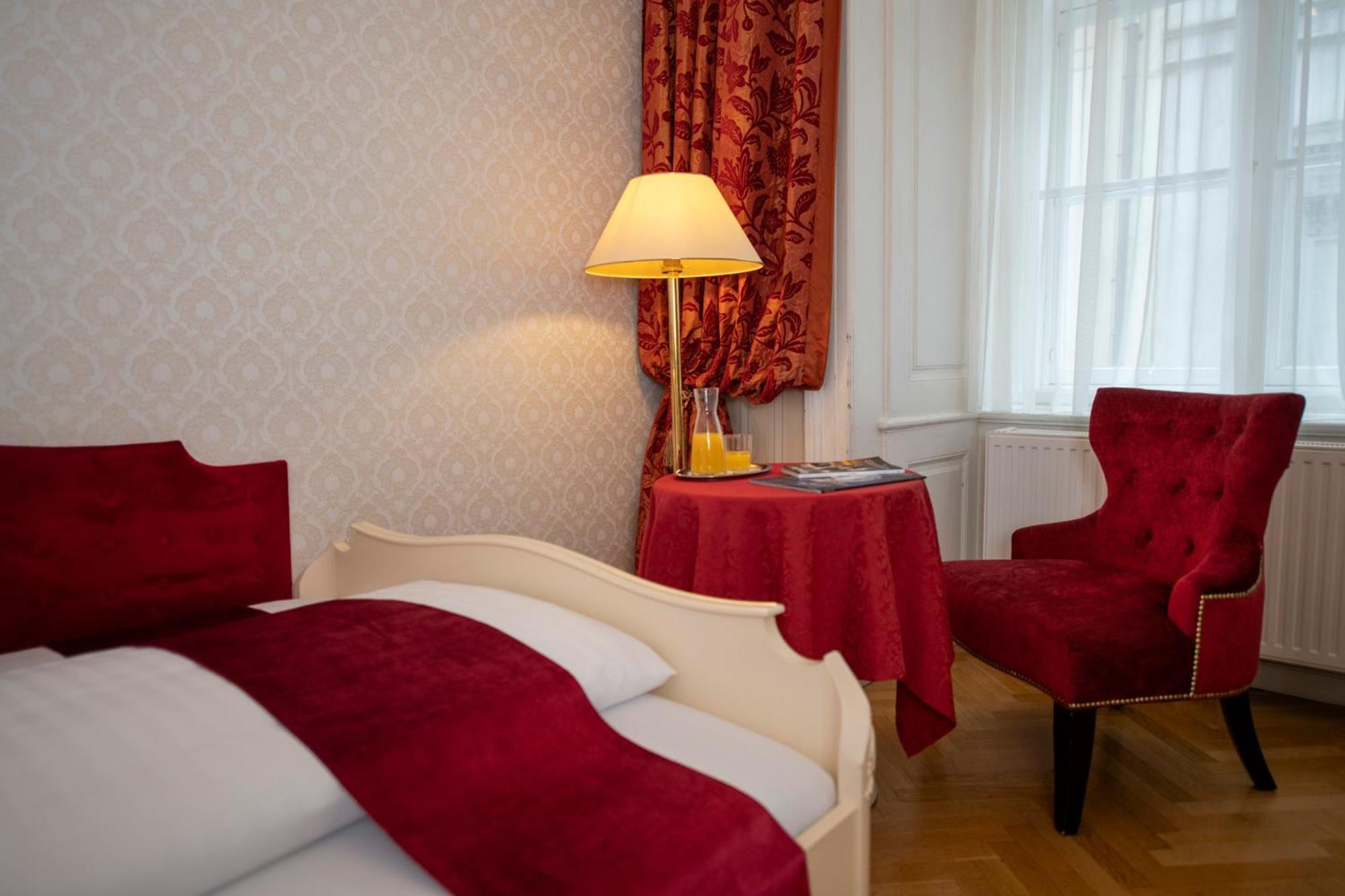 Deluxe ‑ Yhden hengen huone