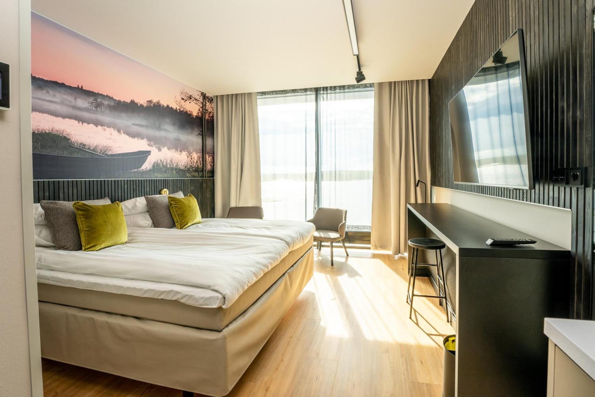 Kolmen hengen huone