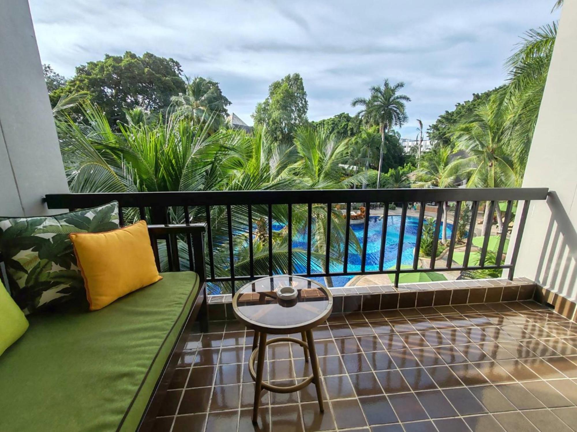 Tropical Deluxe Pool - King-size-vuode