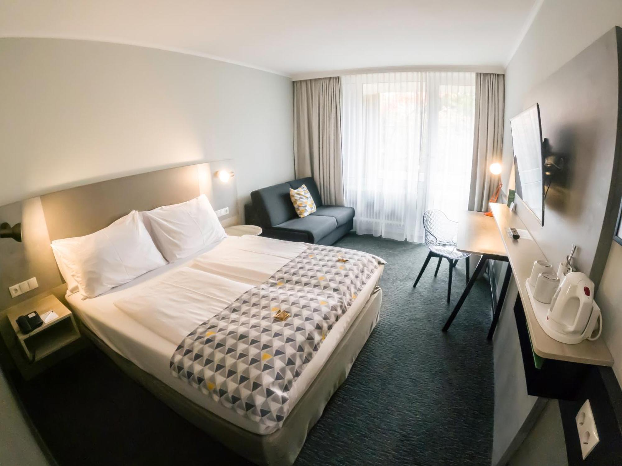 Standard Queen Room Sofa Bed Balcony