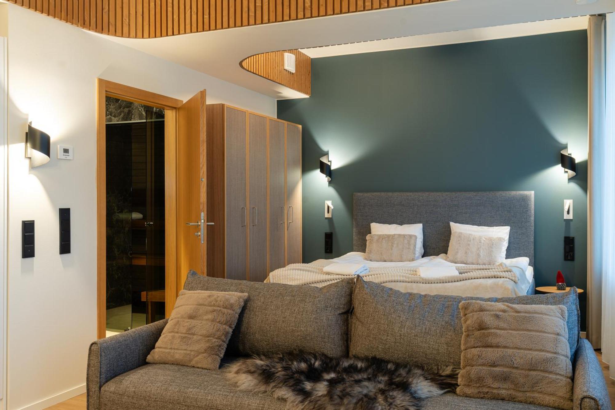 Deluxe Sauna Suite