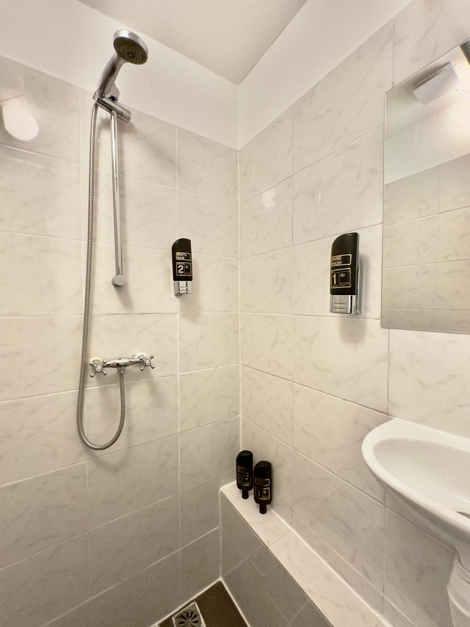 Single Room Private Bathroom,1642308116:JPEG