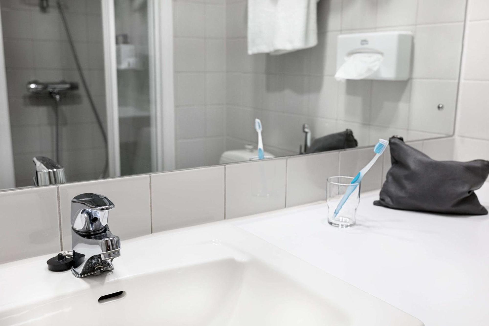 Standard Twin Room,1649888911:JPEG