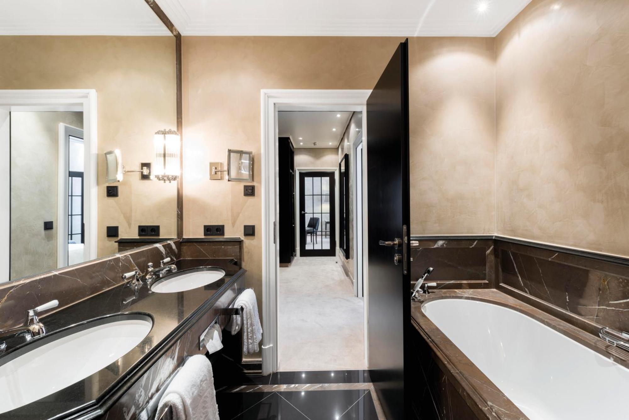 Standard Suite,1662977656:JPEG