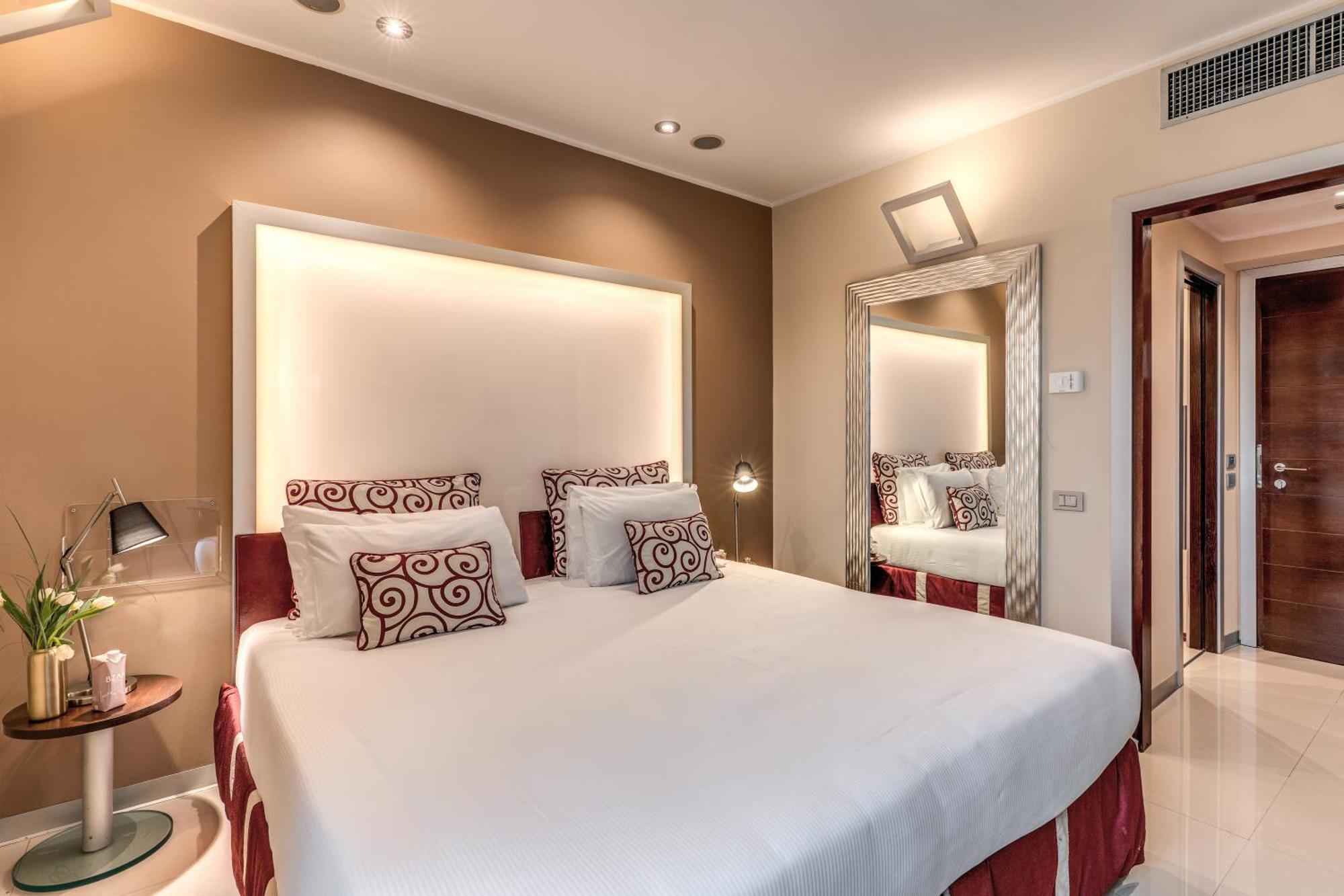 Small Double Room,1669814634:JPEG