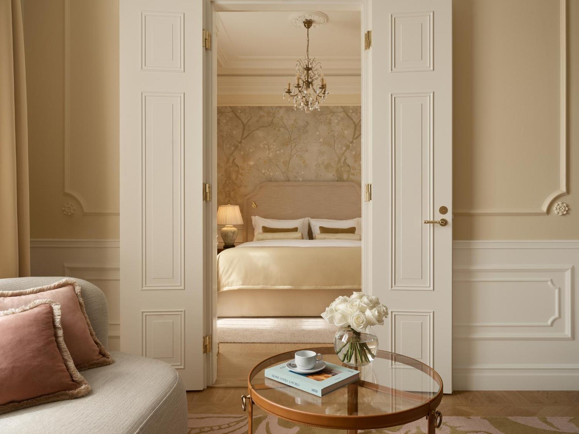 Executive Suite with spa and lounge access