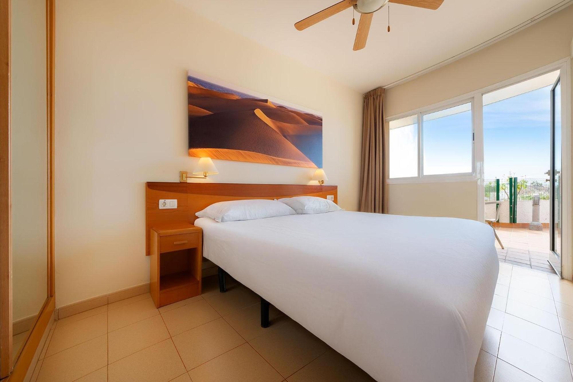 Classic One Bedroom Apartment with Terrace Pool View