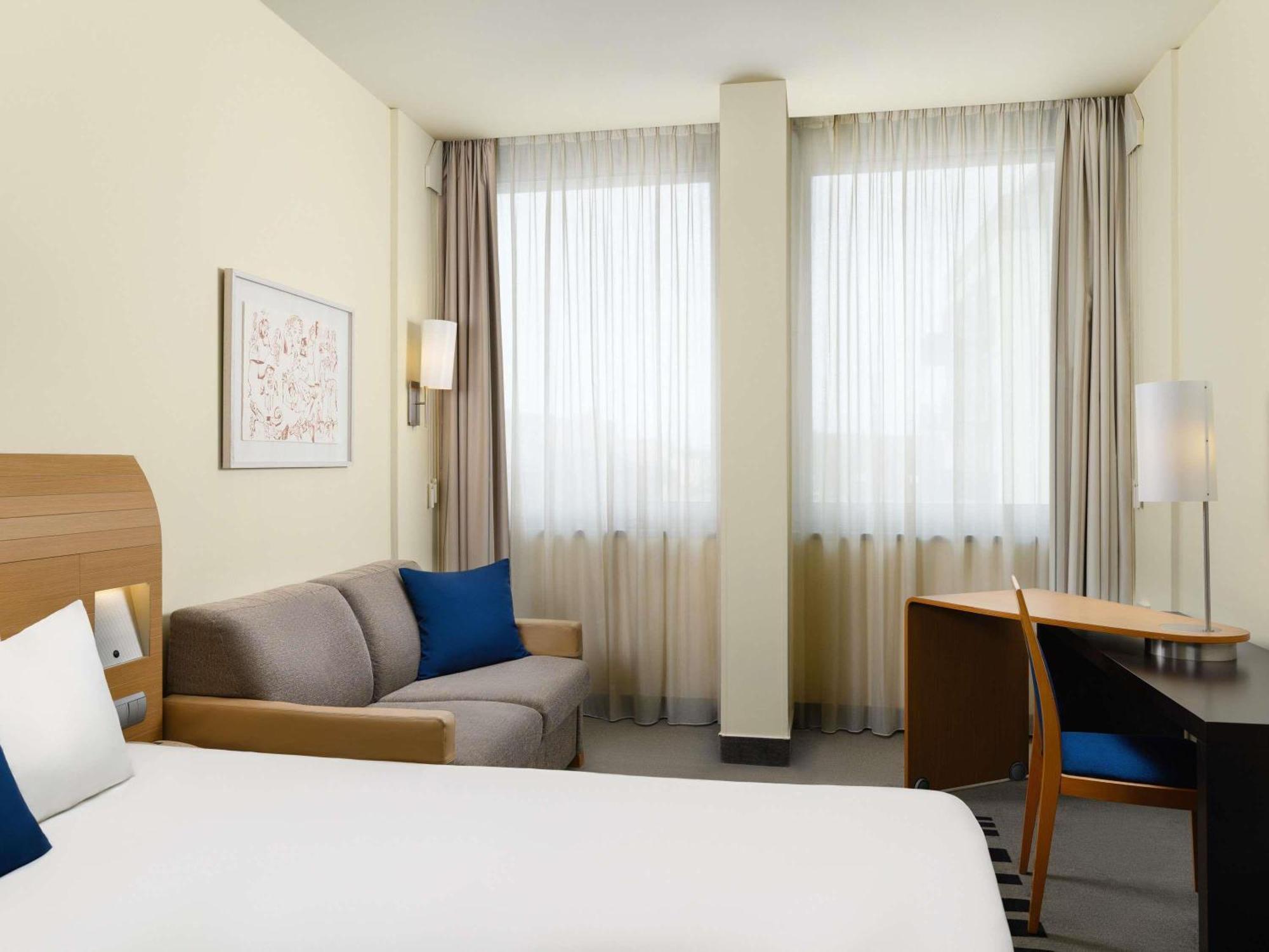 Executive Room with view to the Margaret Bridge
