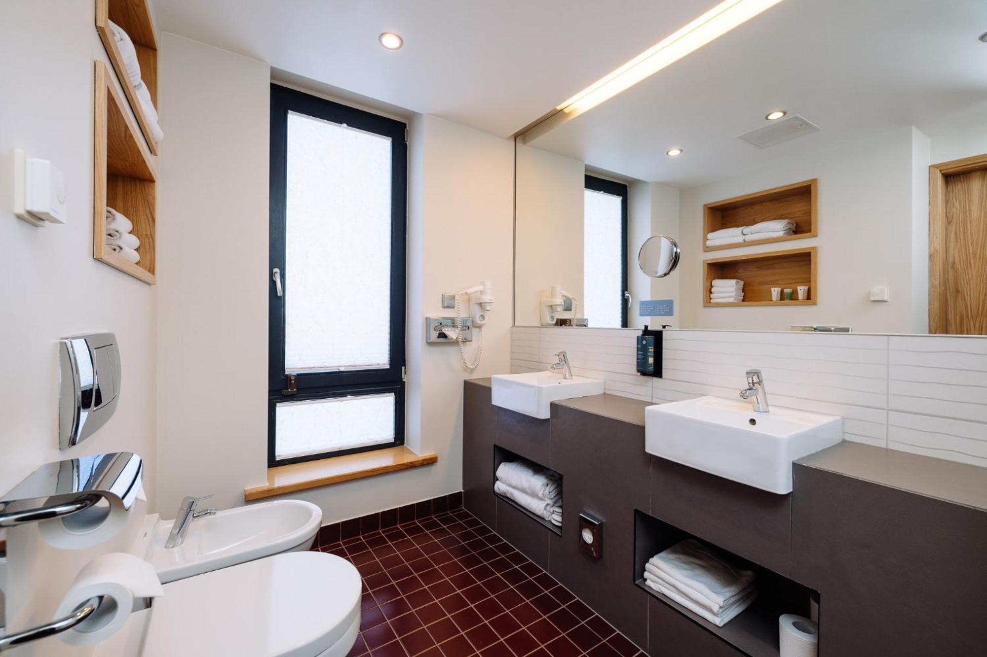 Suite with Sea View,1705563840:JPEG