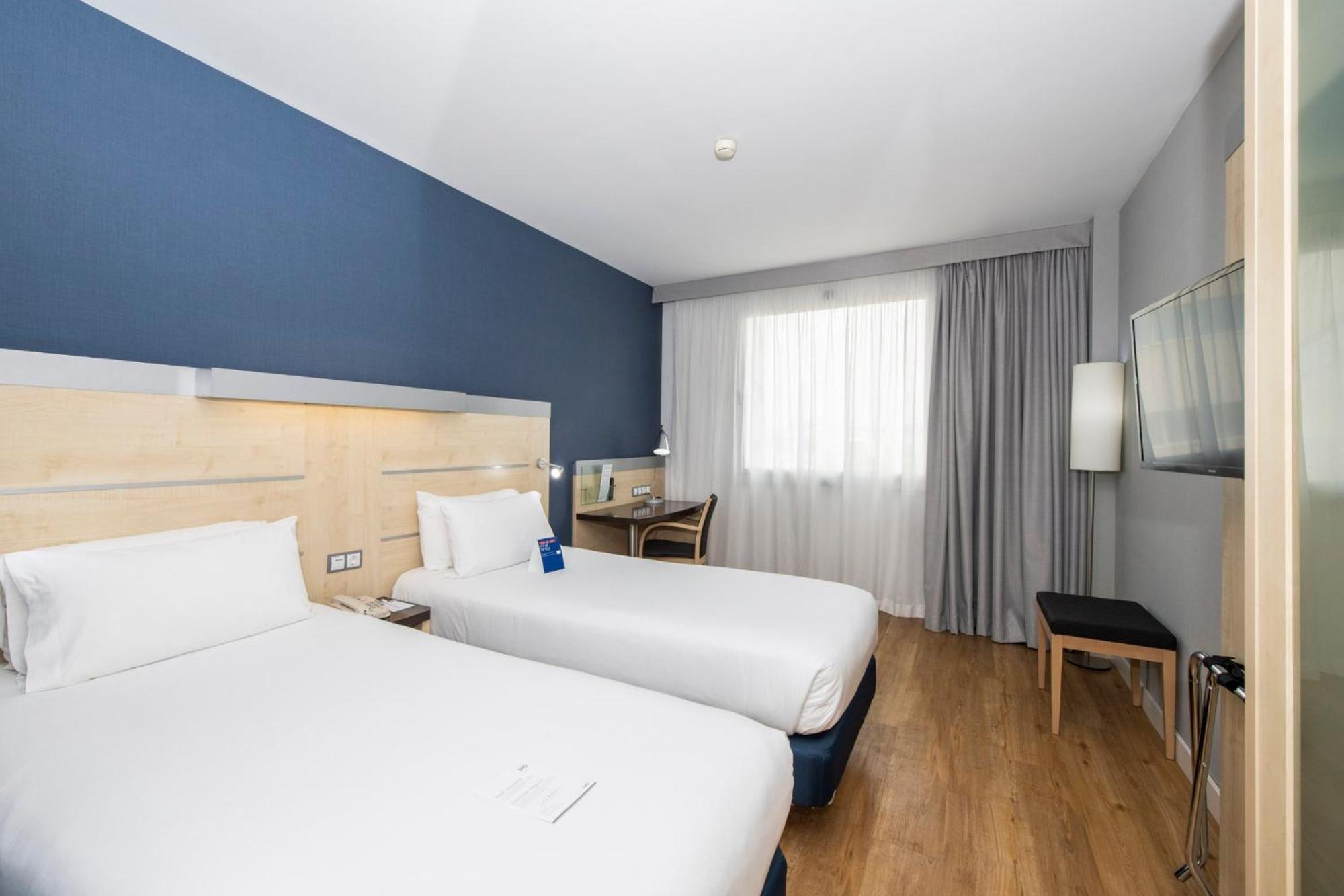 Standard Twin Room - Free Breakfast