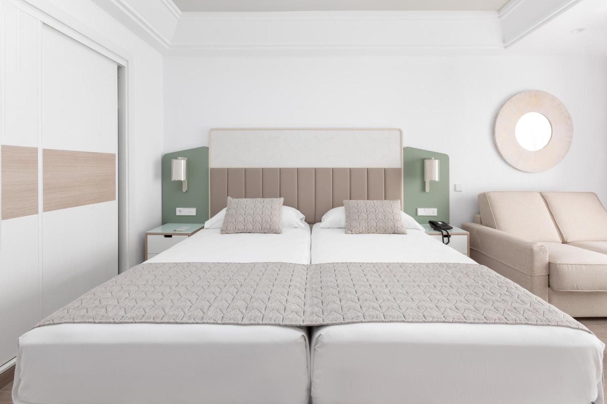 Double Room,1740708069:JPEG