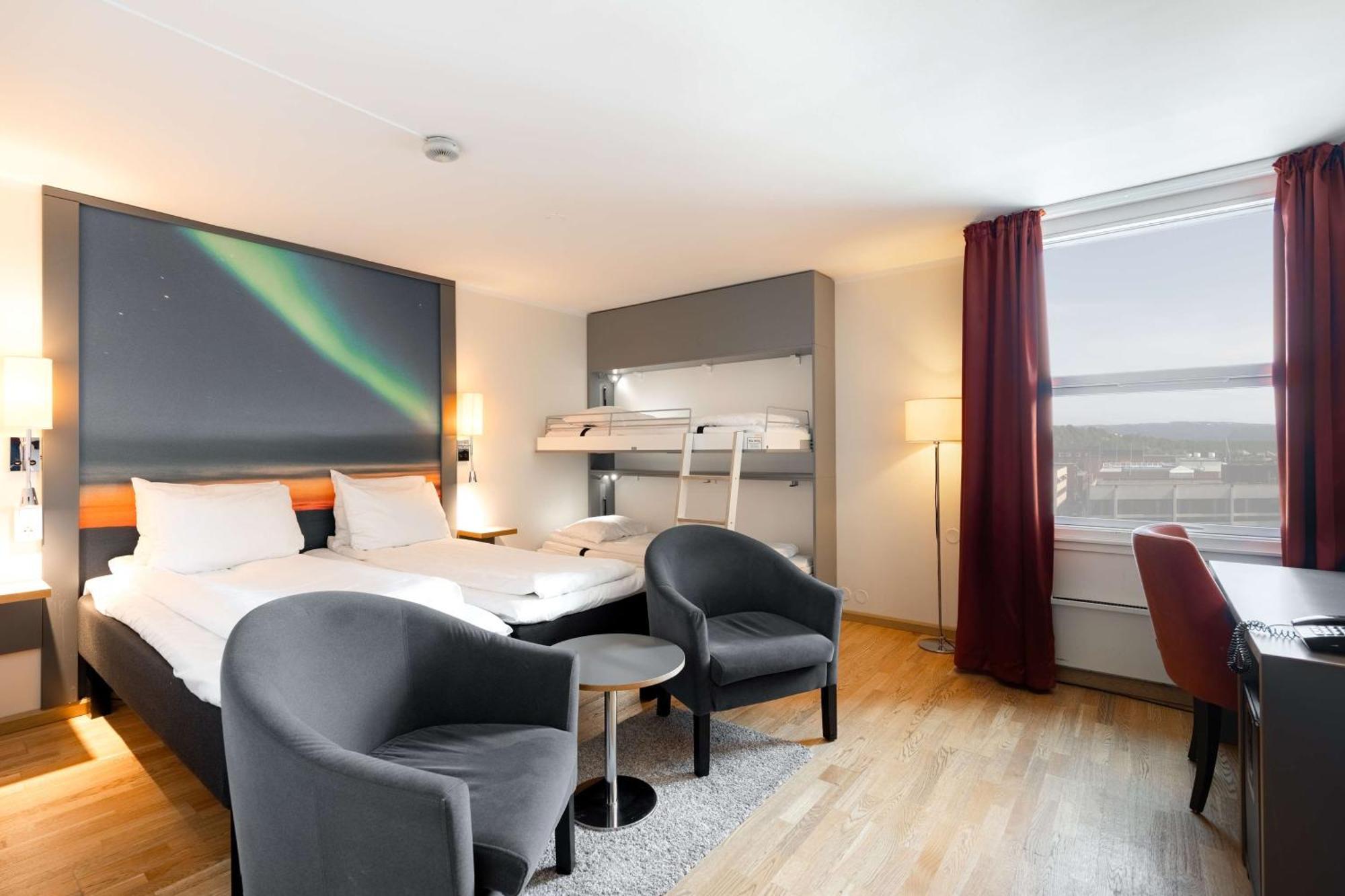 Standard Family Four,1756423300:JPEG