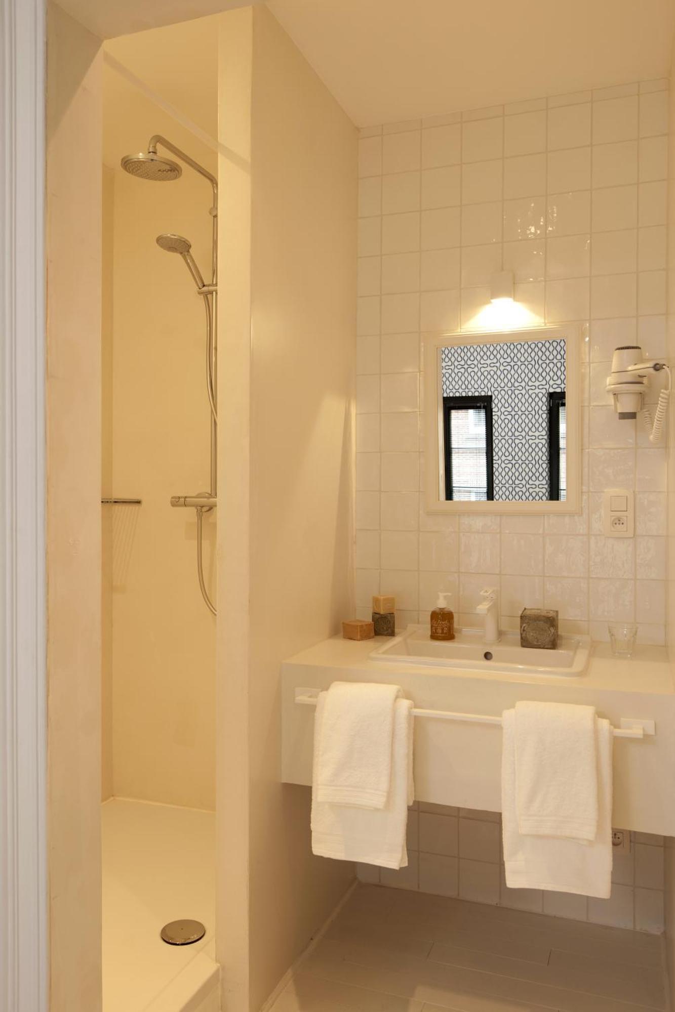 Kahden hengen huone - Double - Oma kylpyhuone