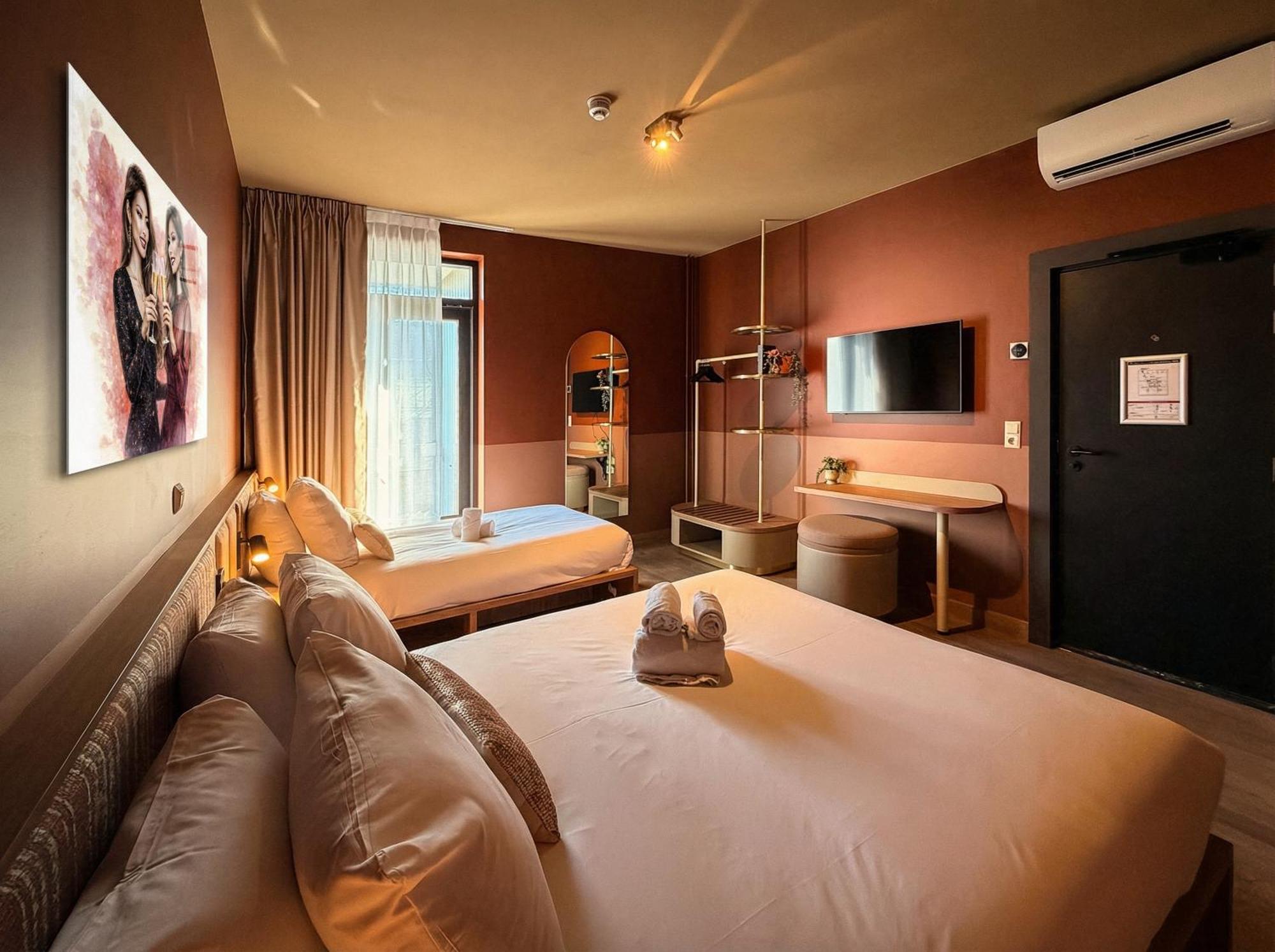 Deluxe - Kolmen hengen huone