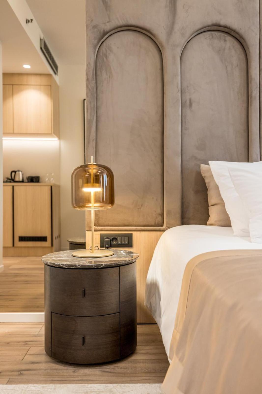 Luxury Suite with Balcony and Jacuzzi,1758280243:JPEG