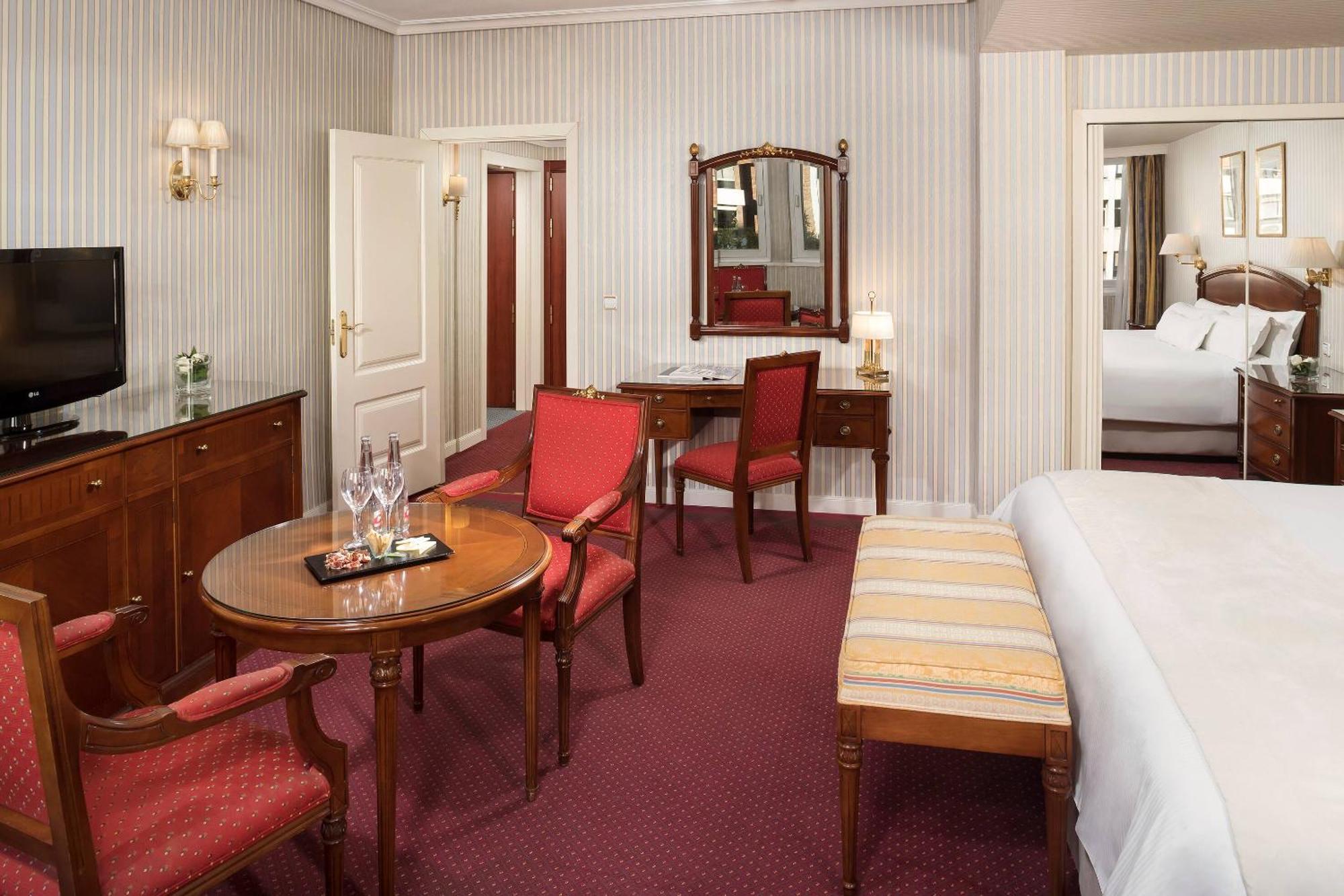 Premium - Kolmen hengen huone