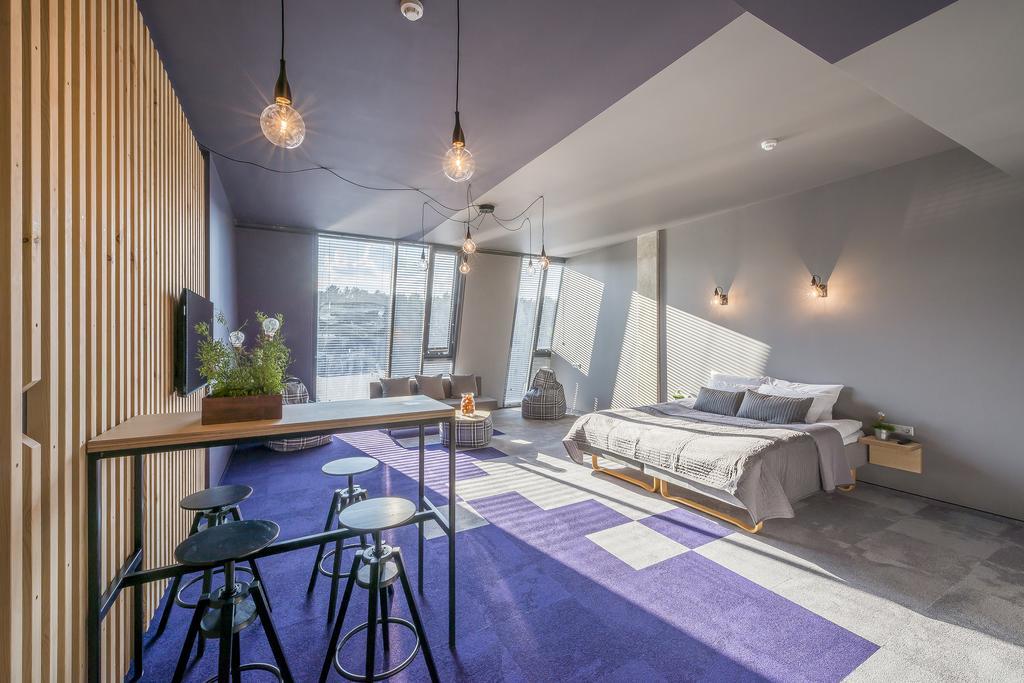 Family Room,1213822987:JPEG