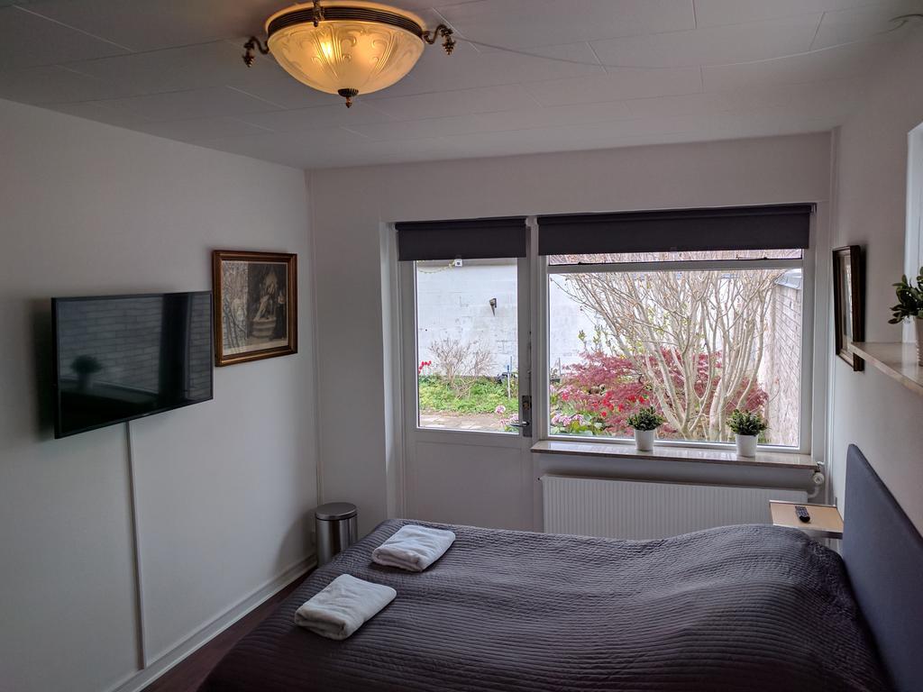 Small Double Room,389930085:JPEG
