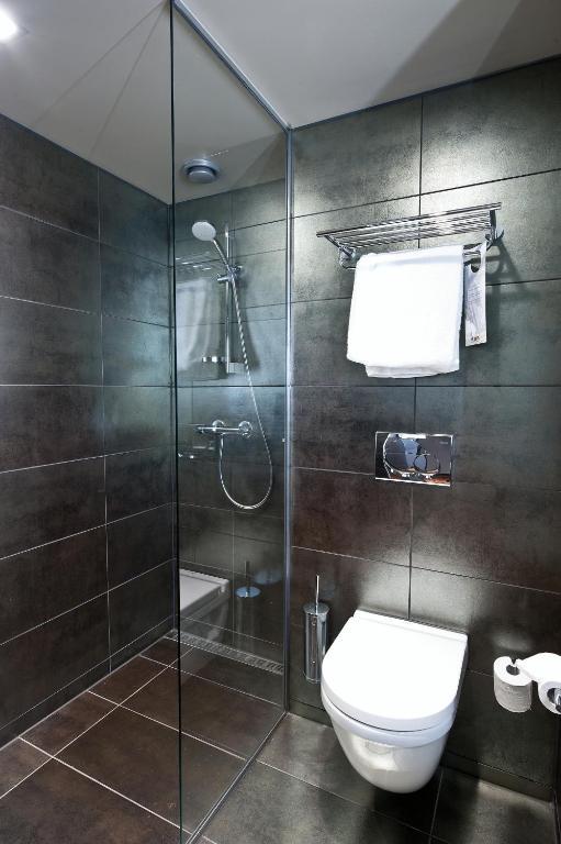 Compact Single,448434846:JPEG