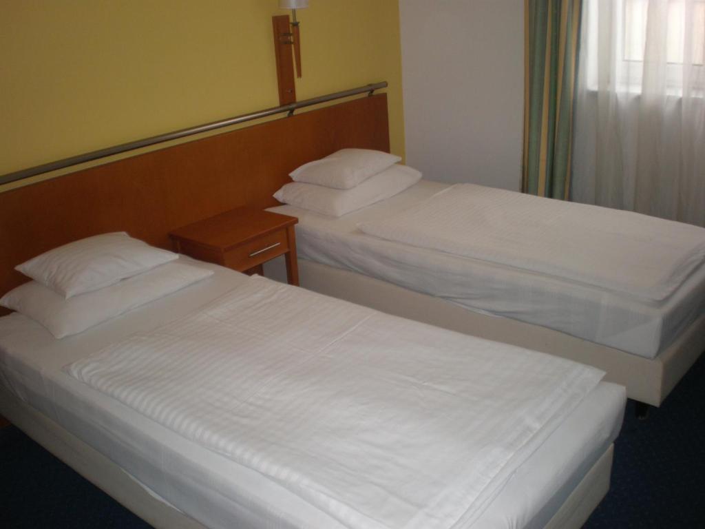 Double or Twin Room,752347325:JPEG