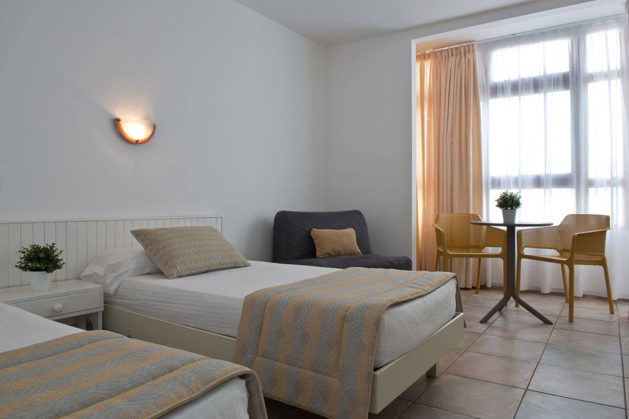 Budget - Kolmen hengen huone