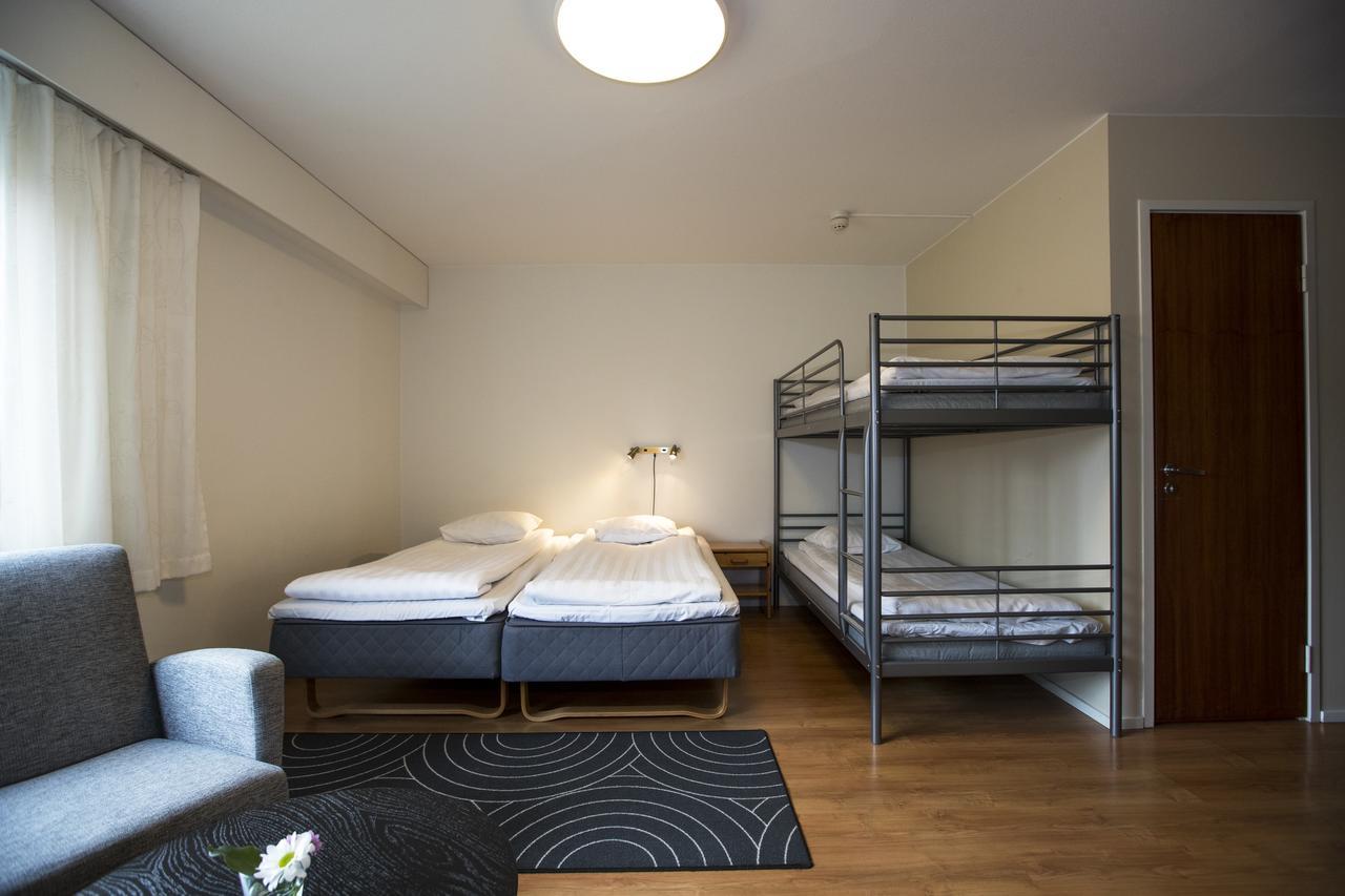 Neljän hengen huone
