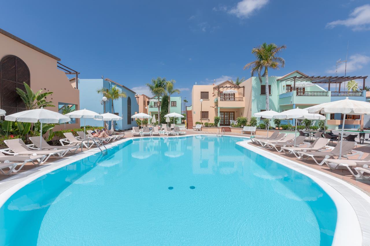 Pool View Apartment