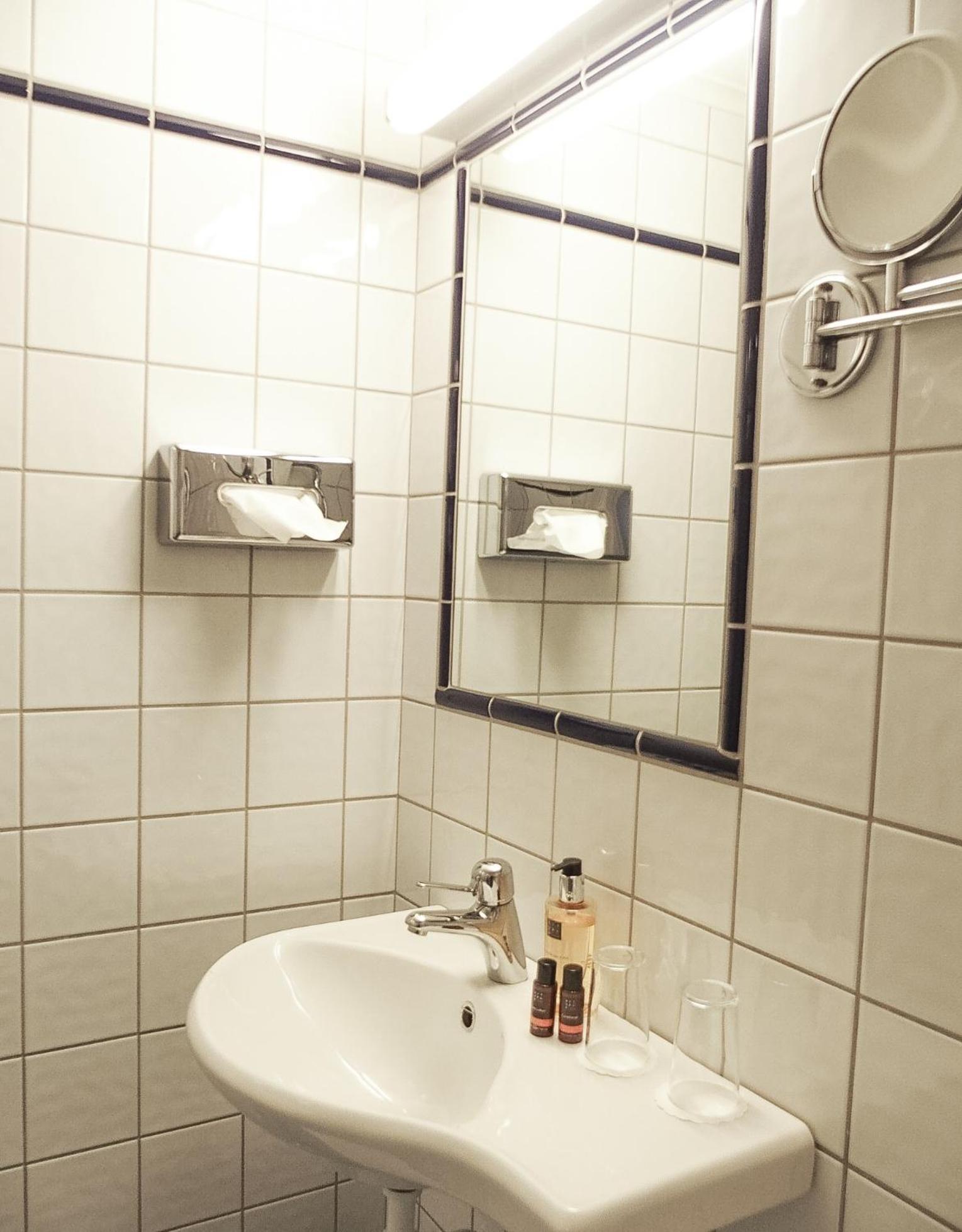 Standard - Yhden hengen huone